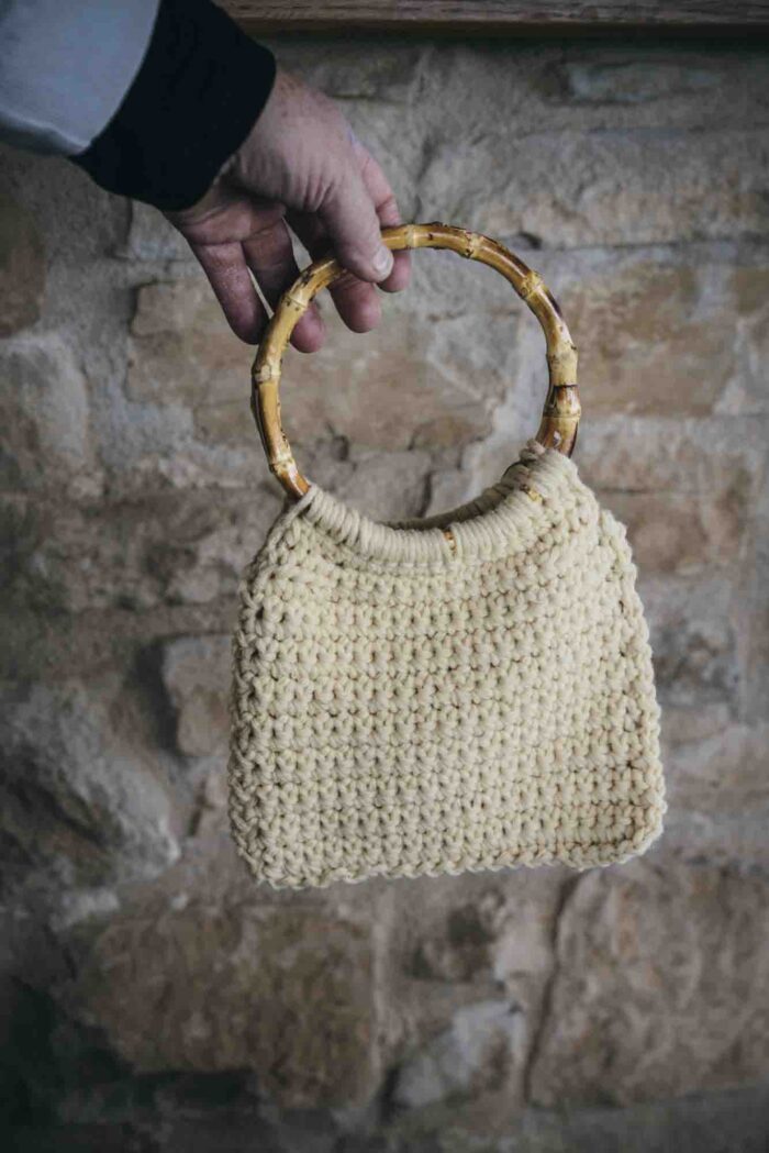 Bolso de mà de ganxet amb nansa de fusta - Imatge 4