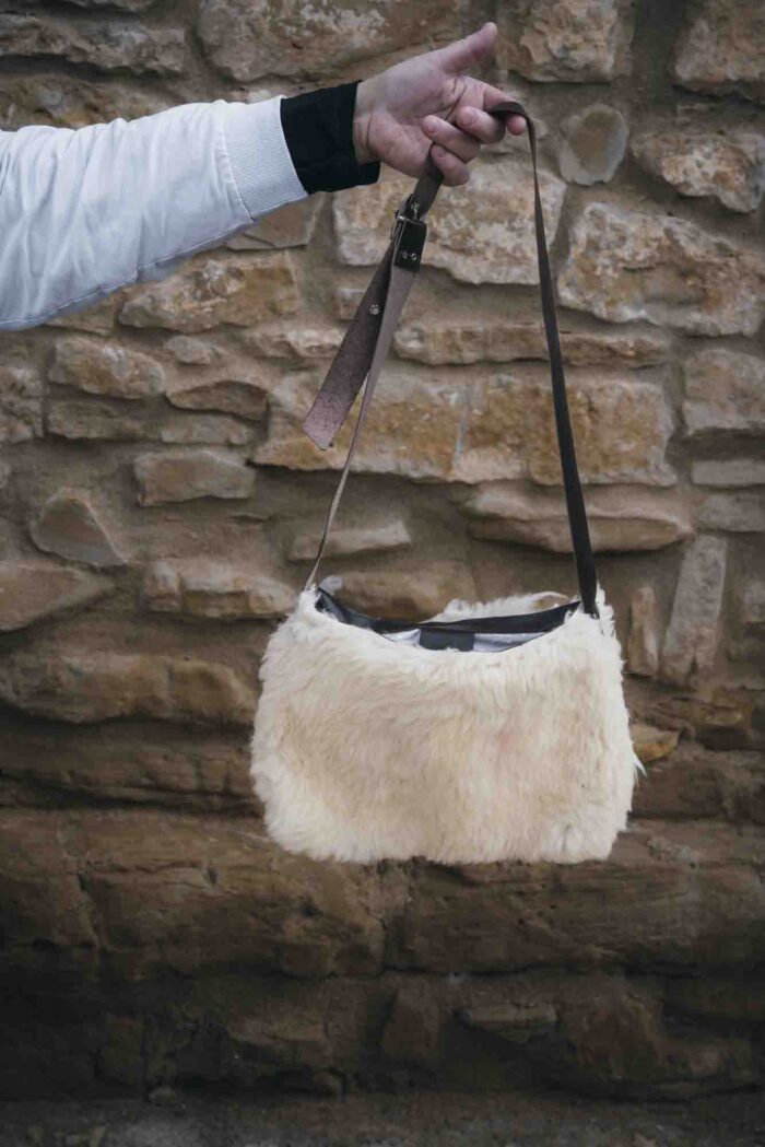 Bolso de pell amb detall vermell - Imatge 3